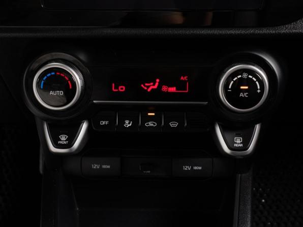 Kia Rio IV Рестайлинг с пробегом 2021 года, цена 1 799 000 рублей, 46019 км, седан, Автокод Объявления