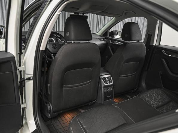 Skoda Octavia III (A7) Рестайлинг с пробегом 2020 года, цена 2 100 000 рублей, 148227 км, лифтбек, Автокод Объявления