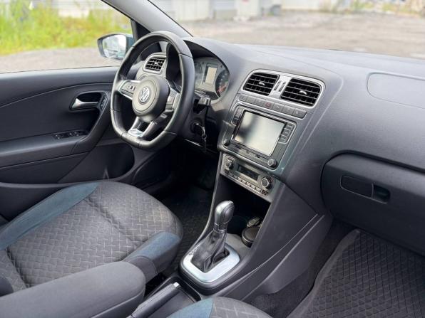Volkswagen Polo V Рестайлинг с пробегом 2019 года, цена 1 175 000 рублей, 139000 км, седан, Автокод Объявления