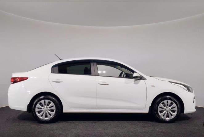 Kia Rio IV с пробегом 2018 года, цена 1 040 000 рублей, 44081 км, седан, Автокод Объявления