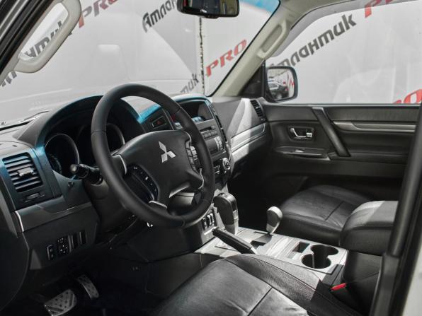 Mitsubishi Pajero IV Рестайлинг 1 с пробегом 2014 года, цена 2 150 000 рублей, 331866 км, внедорожник, Автокод Объявления