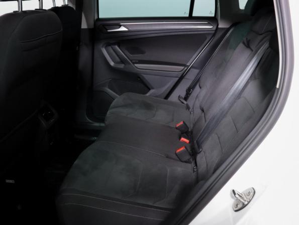 Volkswagen Tiguan II Рестайлинг с пробегом 2021 года, цена 3 399 000 рублей, 58731 км, внедорожник, Автокод Объявления