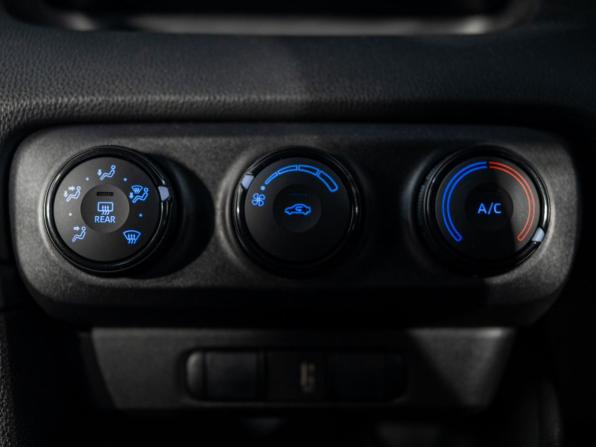 Toyota Yaris IV с пробегом 2020 года, цена 1 090 300 рублей, 60241 км, хэтчбек, Автокод Объявления