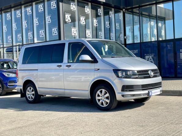 Volkswagen Caravelle T6 с пробегом 2015 года, цена 2 690 000 рублей, 240005 км, минивэн, Автокод Объявления