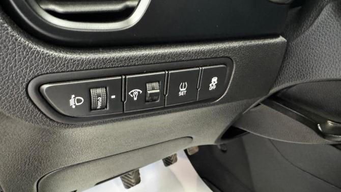 Kia Rio IV Рестайлинг с пробегом 2021 года, цена 1 615 000 рублей, 34151 км, седан, Автокод Объявления