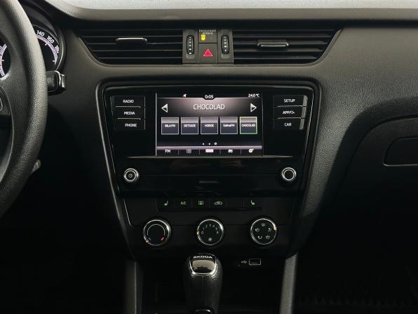 Skoda Octavia III (A7) Рестайлинг с пробегом 2018 года, цена 1 010 000 рублей, 180096 км, лифтбек, Автокод Объявления