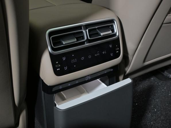 Li Auto (Lixiang) L6 I с пробегом 2025 года, цена 6 825 000 рублей, 5400 км, внедорожник, Автокод Объявления