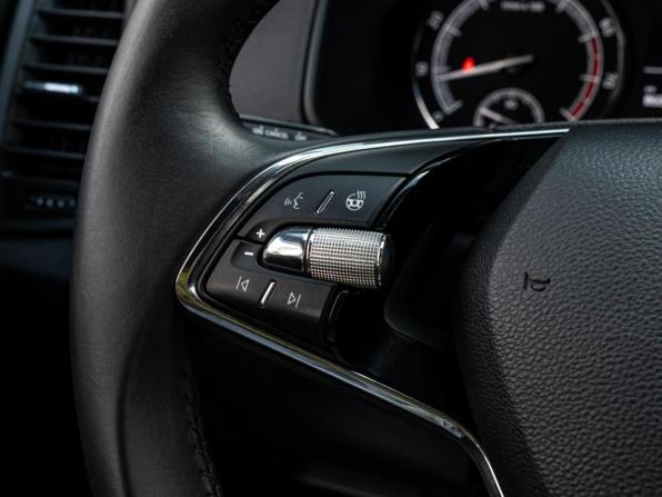 Skoda Karoq I с пробегом 2021 года, цена 2 220 000 рублей, 86068 км, внедорожник, Автокод Объявления