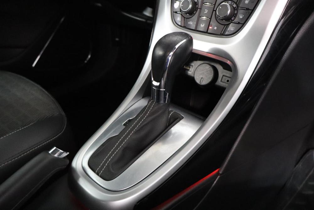 Opel Astra J Рестайлинг Санкт-Петербург  - изображение 10