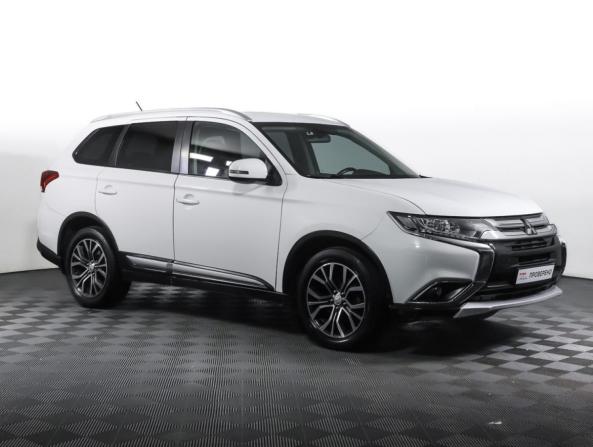Mitsubishi Outlander III Рестайлинг 2 с пробегом 2015 года, цена 1 843 000 рублей, 75600 км, внедорожник, Автокод Объявления