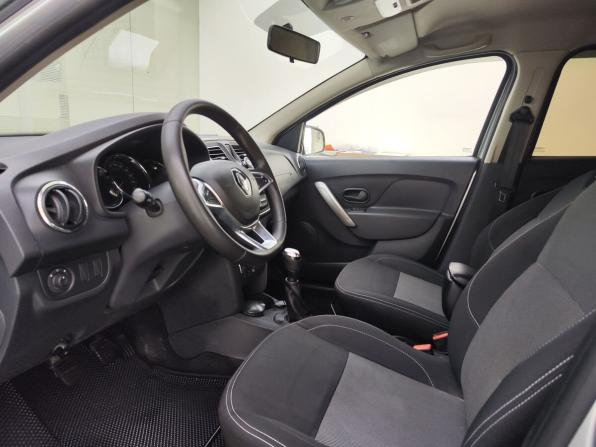 Renault Sandero II Рестайлинг с пробегом 2021 года, цена 1 299 000 рублей, 55755 км, хэтчбек, Автокод Объявления