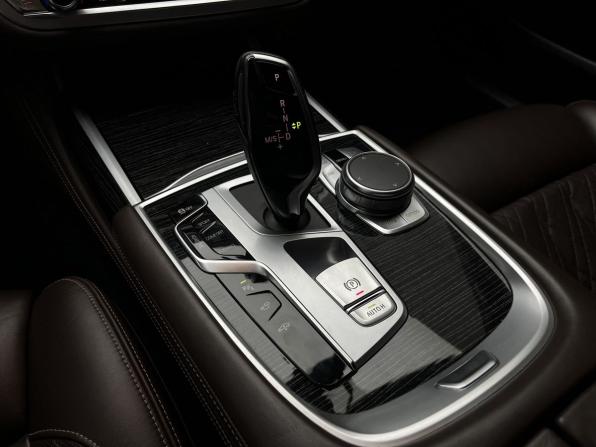 BMW 7 серии VI (G11/G12) Рестайлинг с пробегом 2019 года, цена 6 405 000 рублей, 63161 км, седан, Автокод Объявления