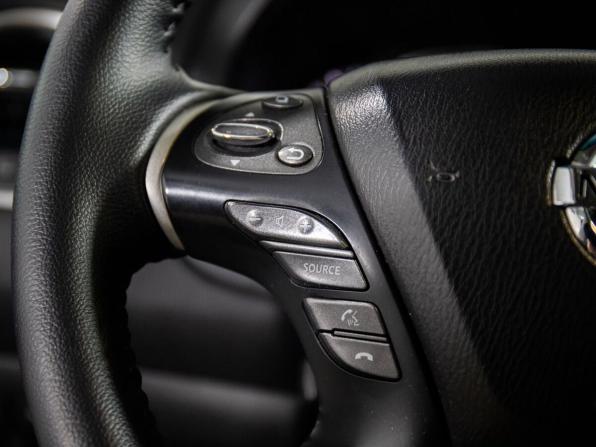 Nissan Pathfinder IV с пробегом 2015 года, цена 2 000 000 рублей, 162720 км, внедорожник, Автокод Объявления