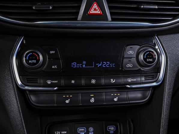 Hyundai Santa Fe IV с пробегом 2018 года, цена 2 388 000 рублей, 227344 км, внедорожник, Автокод Объявления