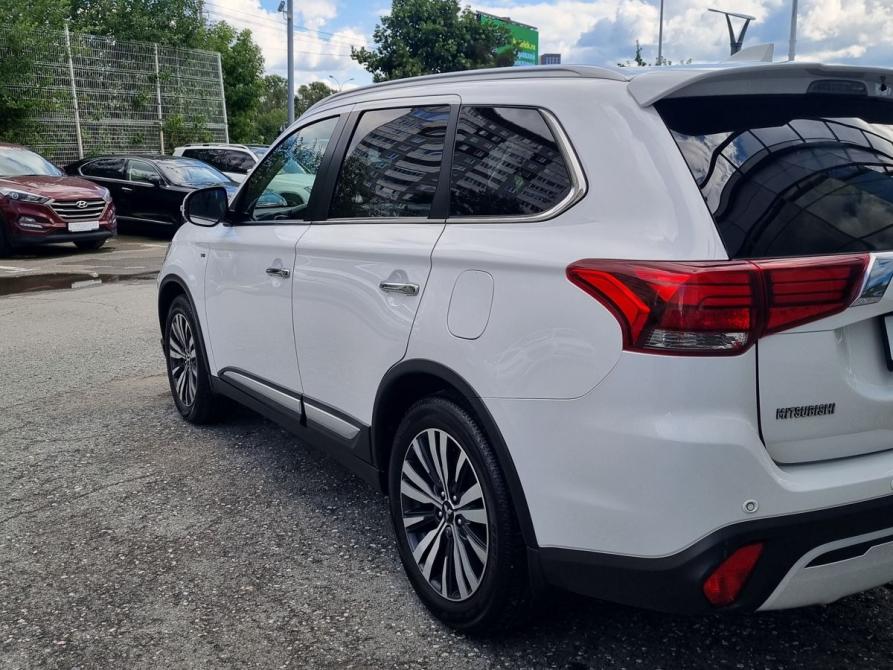 Mitsubishi Outlander III Рестайлинг 3 Екатеринбург  - изображение 6