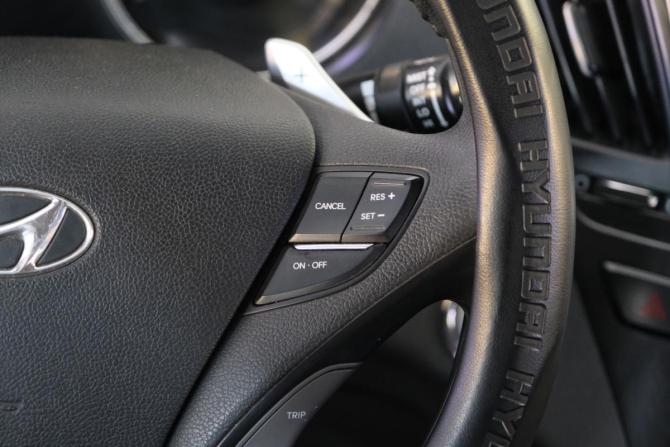 Hyundai Sonata VI (YF) с пробегом 2010 года, цена 989 000 рублей, 220000 км, седан, Автокод Объявления