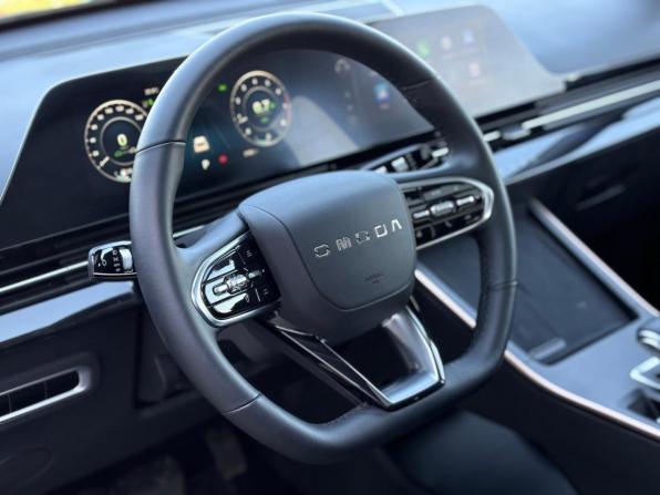 Omoda C5 I Рестайлинг с пробегом 2024 года, цена 2 450 000 рублей, 2749 км, внедорожник, Автокод Объявления