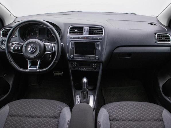 Volkswagen Polo V Рестайлинг с пробегом 2018 года, цена 1 445 000 рублей, 81000 км, седан, Автокод Объявления