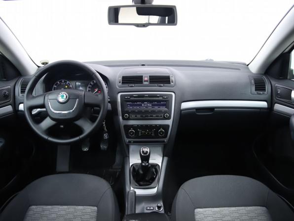 Skoda Octavia II (A5) Рестайлинг с пробегом 2013 года, цена 870 000 рублей, 229151 км, лифтбек, Автокод Объявления