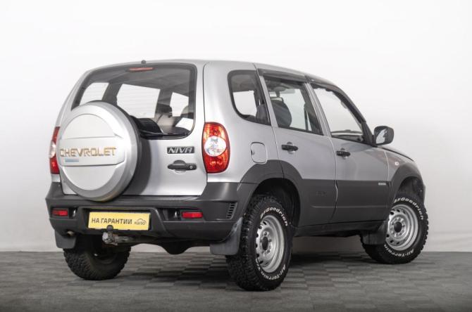 Chevrolet Niva I Рестайлинг с пробегом 2011 года, цена 549 000 рублей, 121000 км, внедорожник, Автокод Объявления