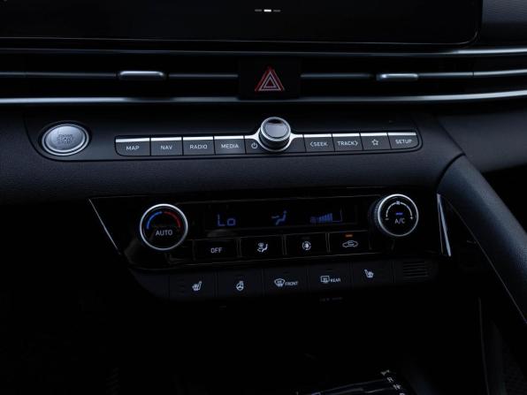 Hyundai Elantra VII (CN7) Рестайлинг с пробегом 2023 года, цена 2 070 000 рублей, 47047 км, седан, Автокод Объявления