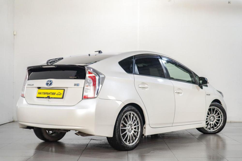 Toyota Prius III Рестайлинг (XW30) Челябинск  - изображение 7