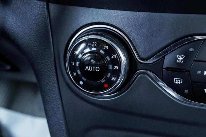 Renault Sandero II с пробегом 2016 года, цена 874 000 рублей, 80701 км, хэтчбек, Автокод Объявления