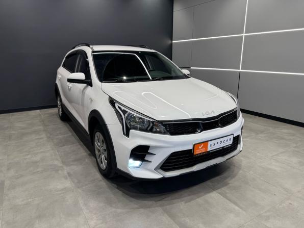 Kia Rio IV Рестайлинг с пробегом 2021 года, цена 1 479 000 рублей, 87000 км, хэтчбек, Автокод Объявления