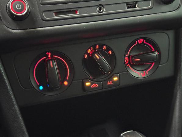 Volkswagen Polo V Рестайлинг с пробегом 2018 года, цена 1 120 000 рублей, 142044 км, седан, Автокод Объявления