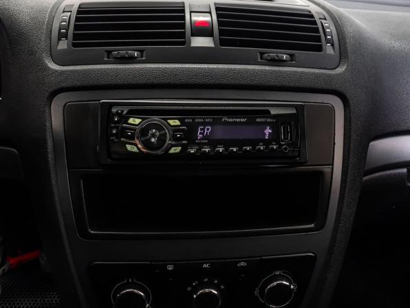 Skoda Octavia II (A5) Рестайлинг с пробегом 2011 года, цена 699 000 рублей, 282152 км, лифтбек, Автокод Объявления