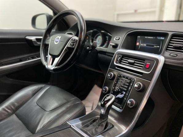 Volvo S60 II Рестайлинг с пробегом 2014 года, цена 1 200 000 рублей, 234951 км, седан, Автокод Объявления