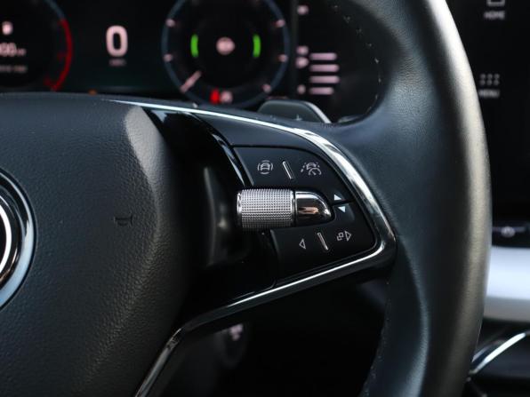 Skoda Octavia IV (A8) с пробегом 2020 года, цена 2 510 000 рублей, 77329 км, лифтбек, Автокод Объявления