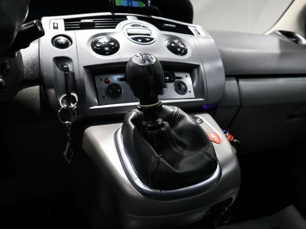Renault Scenic II Рестайлинг с пробегом 2009 года, цена 536 000 рублей, 283551 км, компактвэн, Автокод Объявления