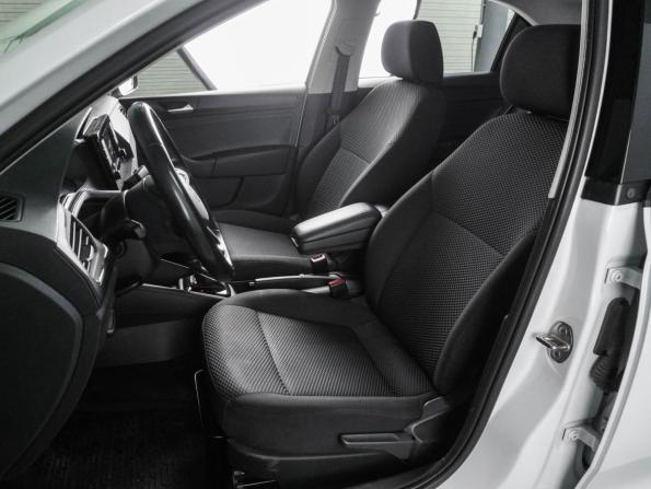 Volkswagen Polo VI с пробегом 2021 года, цена 1 599 000 рублей, 79046 км, лифтбек, Автокод Объявления