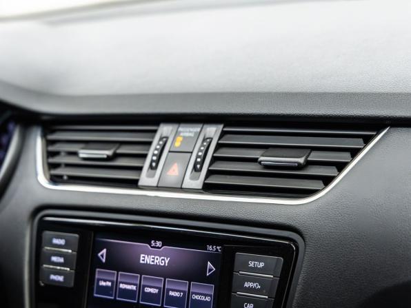 Skoda Octavia III (A7) Рестайлинг с пробегом 2018 года, цена 1 538 000 рублей, 122941 км, лифтбек, Автокод Объявления