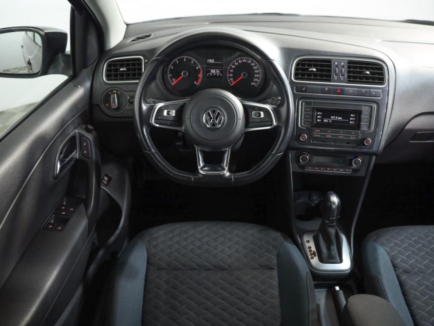 Volkswagen Polo V Рестайлинг Санкт-Петербург  - изображение 11