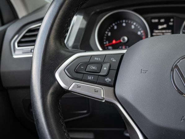 Volkswagen Tiguan II Рестайлинг с пробегом 2022 года, цена 3 350 000 рублей, 13419 км, внедорожник, Автокод Объявления
