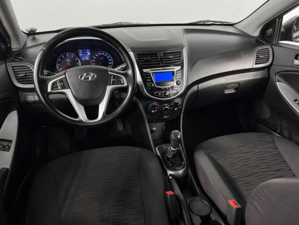 Hyundai Solaris I Рестайлинг с пробегом 2015 года, цена 675 000 рублей, 207726 км, хэтчбек, Автокод Объявления