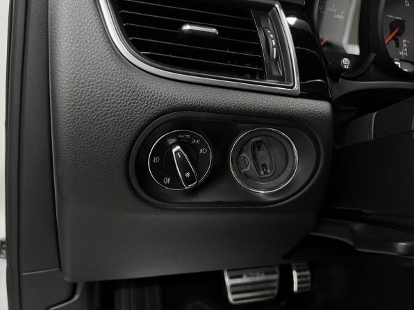 Porsche Macan I с пробегом 2015 года, цена 3 330 000 рублей, 199085 км, внедорожник, Автокод Объявления