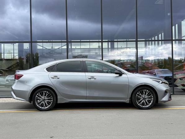 Kia Cerato IV Рестайлинг с пробегом 2021 года, цена 2 310 000 рублей, 97258 км, седан, Автокод Объявления