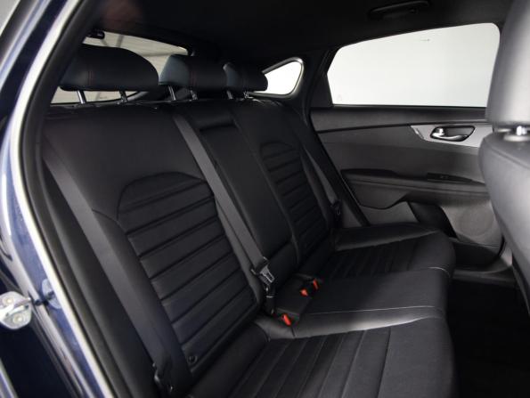 Kia K3 II с пробегом 2021 года, цена 2 049 000 рублей, 99693 км, хэтчбек, Автокод Объявления
