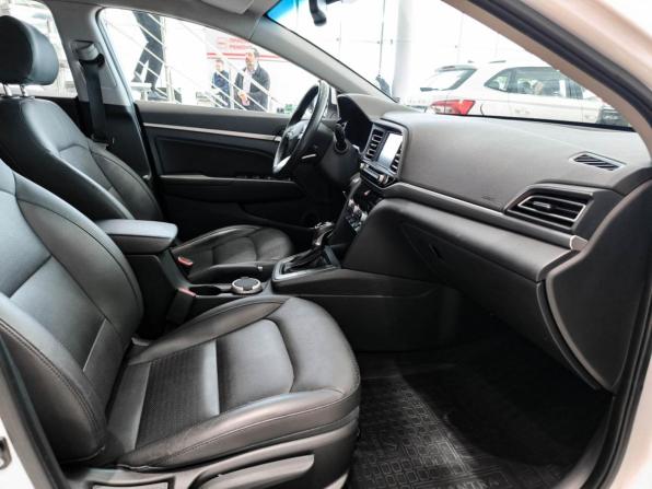 Hyundai Elantra VI (AD) Рестайлинг с пробегом 2019 года, цена 1 850 000 рублей, 60885 км, седан, Автокод Объявления