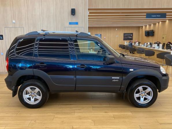 Chevrolet Niva I Рестайлинг с пробегом 2018 года, цена 699 000 рублей, 80000 км, внедорожник, Автокод Объявления