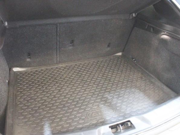 Volvo V40 II с пробегом 2013 года, цена 1 200 000 рублей, 136618 км, хэтчбек, Автокод Объявления