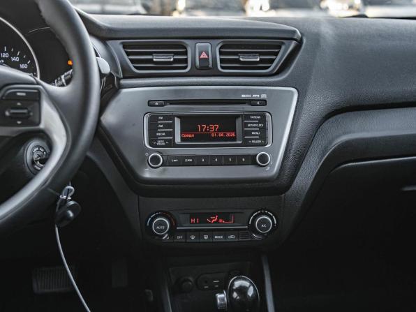 Kia Rio III Рестайлинг с пробегом 2016 года, цена 819 000 рублей, 198571 км, седан, Автокод Объявления