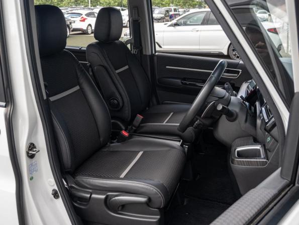 Honda Stepwgn V с пробегом 2015 года, цена 2 170 000 рублей, 114052 км, минивэн, Автокод Объявления