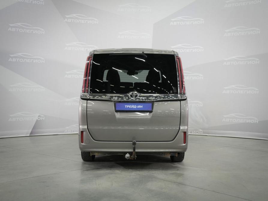 Toyota Noah III (R80) Рестайлинг Новосибирск  - изображение 6