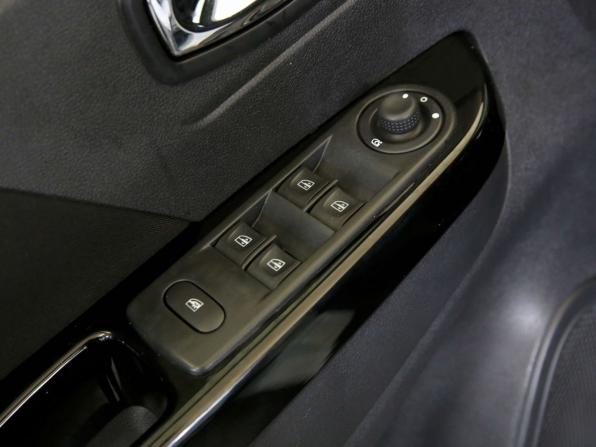 Renault Kaptur I с пробегом 2019 года, цена 1 315 000 рублей, 107722 км, внедорожник, Автокод Объявления