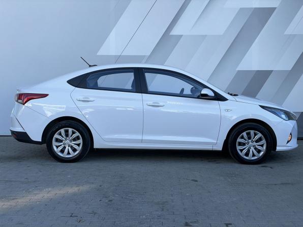 Hyundai Solaris II Рестайлинг с пробегом 2022 года, цена 1 560 000 рублей, 103220 км, седан, Автокод Объявления