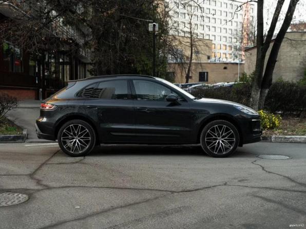 Porsche Macan I Рестайлинг 2 с пробегом 2023 года, цена 9 900 000 рублей, 17521 км, внедорожник, Автокод Объявления